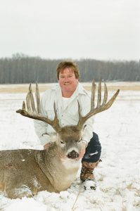 north-river-outfitting-alberta-whitetail-deer-hunting-oufitter291