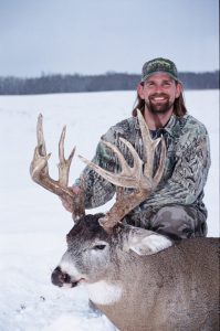 north-river-outfitting-alberta-whitetail-deer-hunting-oufitter293