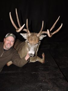 north-river-outfitting-alberta-whitetail-deer-hunting-oufitter304