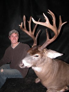 north-river-outfitting-alberta-whitetail-deer-hunting-oufitter309