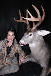 north-river-outfitting-alberta-whitetail-deer-hunting-oufitter314