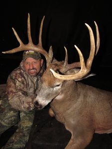north-river-outfitting-alberta-whitetail-deer-hunting-oufitter315