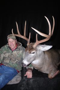 north-river-outfitting-alberta-whitetail-deer-hunting-oufitter333
