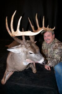 north-river-outfitting-alberta-whitetail-deer-hunting-oufitter342