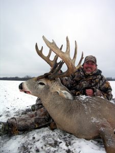 north-river-outfitting-alberta-whitetail-deer-hunting-oufitter346