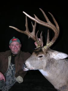 north-river-outfitting-alberta-whitetail-deer-hunting-oufitter349