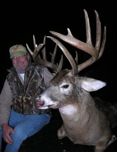 north-river-outfitting-alberta-whitetail-deer-hunting-oufitter352