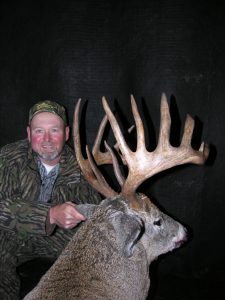 north-river-outfitting-alberta-whitetail-deer-hunting-oufitter353